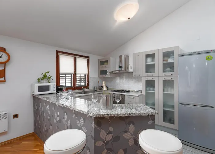 Biba Lux * Πόρετς